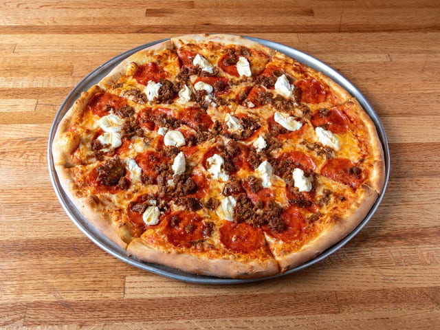 18" Dirty B Pizza.